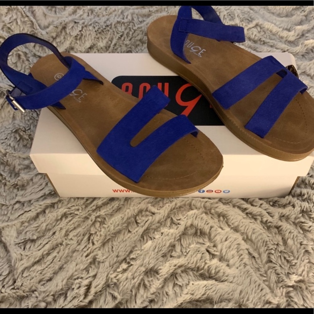 Sandles
